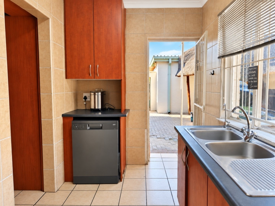 5 Bedroom Property for Sale in Wilgehof Free State